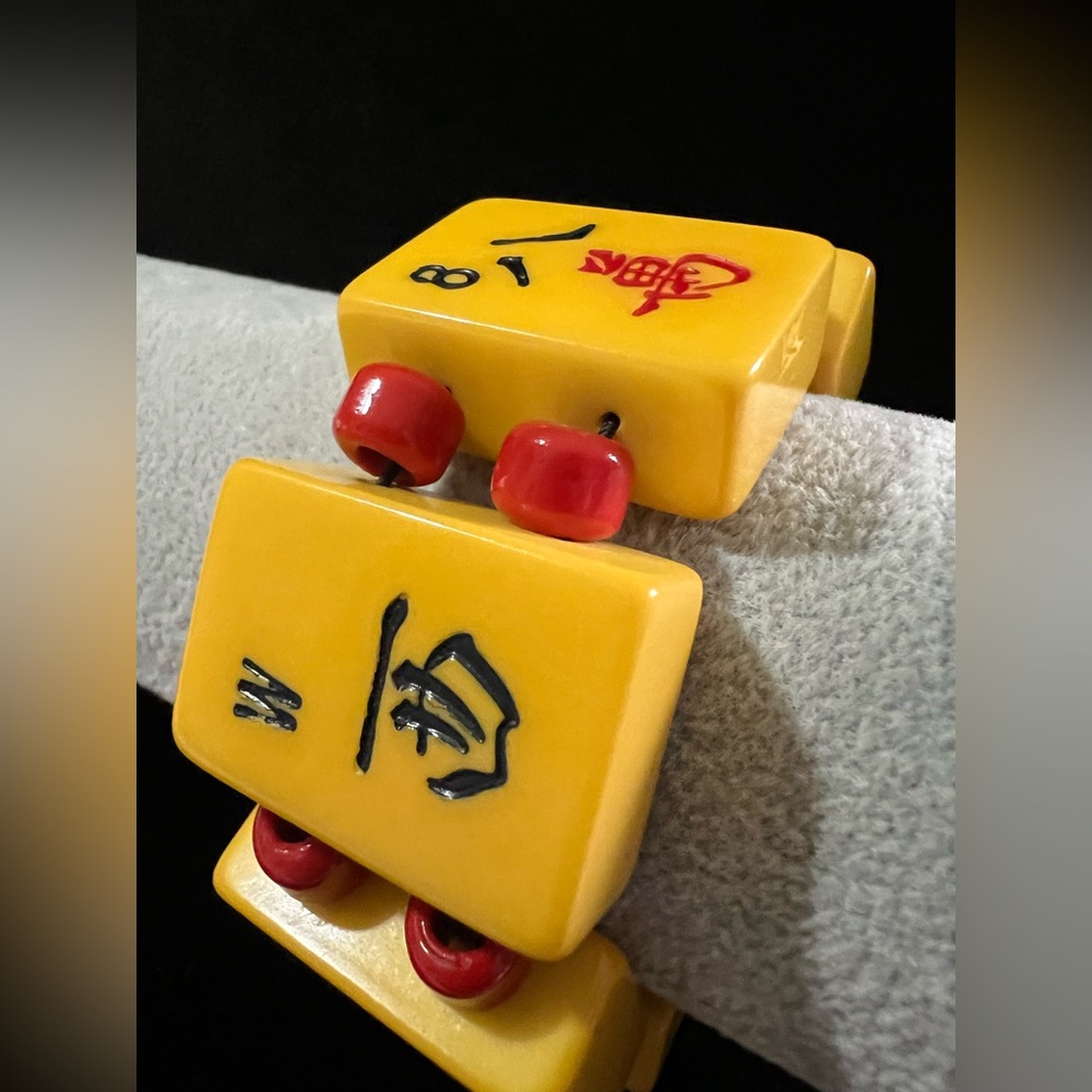 Vintage Bakelite Mahjong Tile Stretch Bracelet – Bold Yellow Statement Jewelry